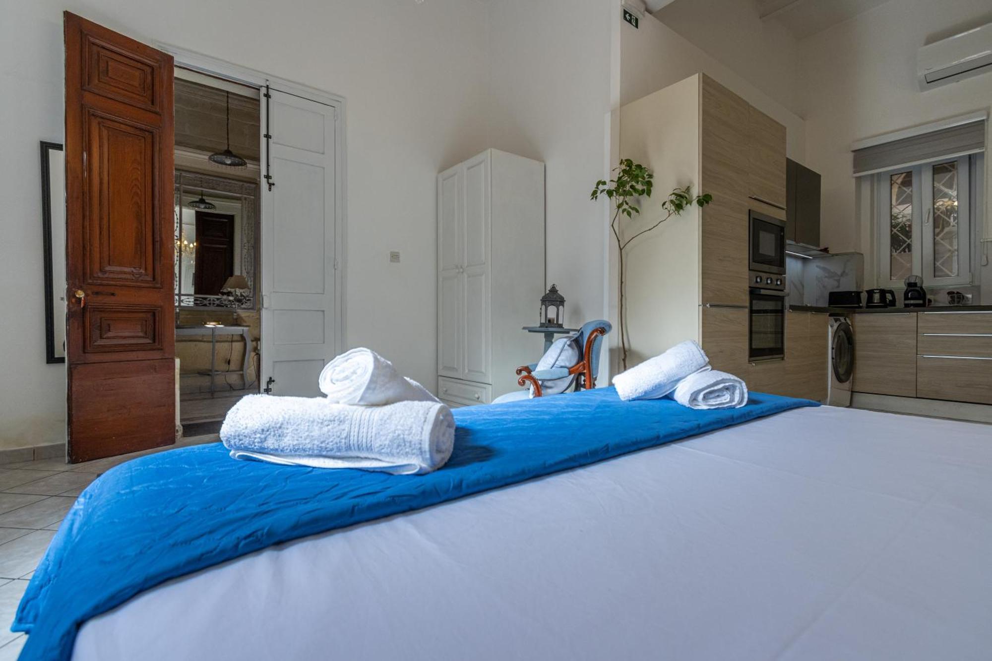 Cozy Carisma Lodging - Central, New And Independent Studio Apartment Sliema Exterior photo